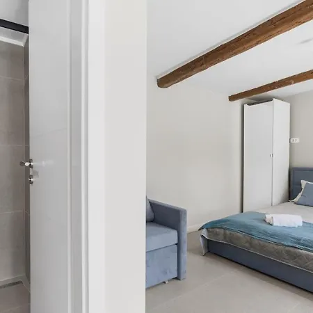 Vakantiehuis With Garden And Private Pool Karpinjan