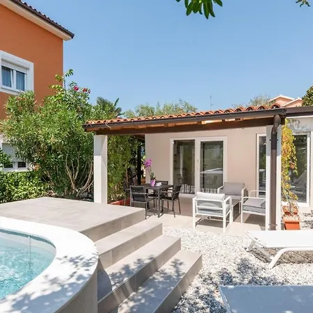 Nyaraló With Garden And Private Pool *